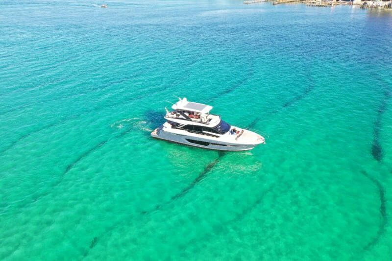 2020 Fairline Squadron