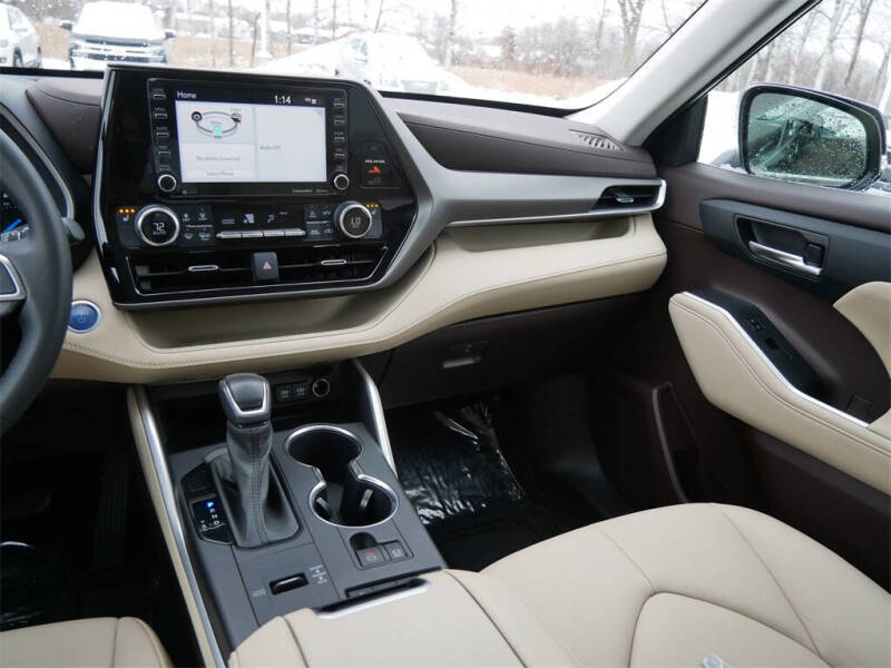 2021 Toyota Highlander Hybrid XLE