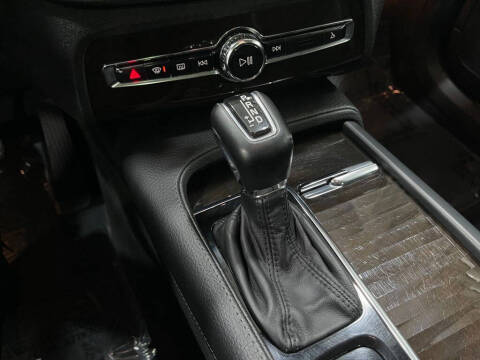 2018 Volvo XC90 T6 Momentum