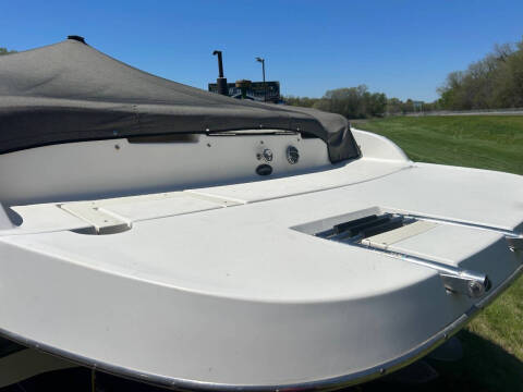 2005 Rinker Captiva