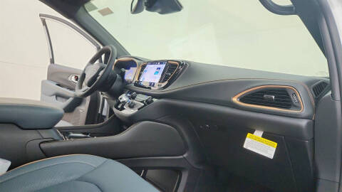 2027 Chrysler Pacifica Pinnacle