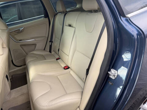 2015 Volvo XC60 T5 Drive-E Premier