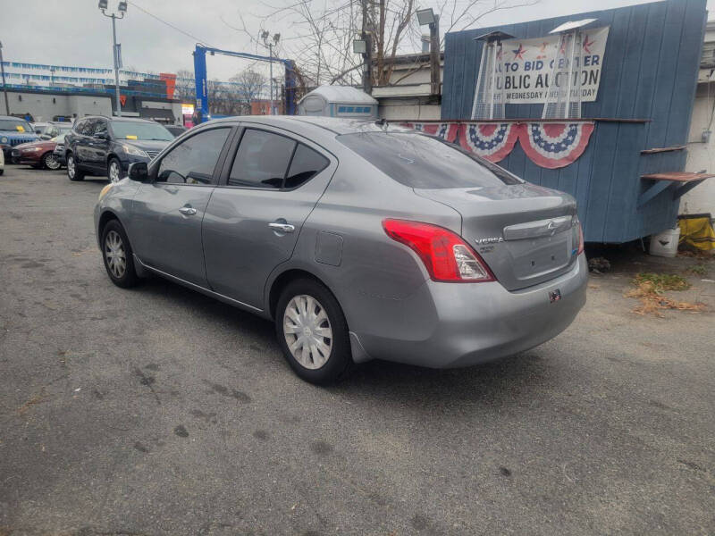 2012 Nissan Versa 1.6 SL