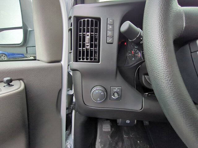 2025 Chevrolet Express 2500