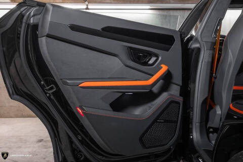 2025 Lamborghini Urus SE