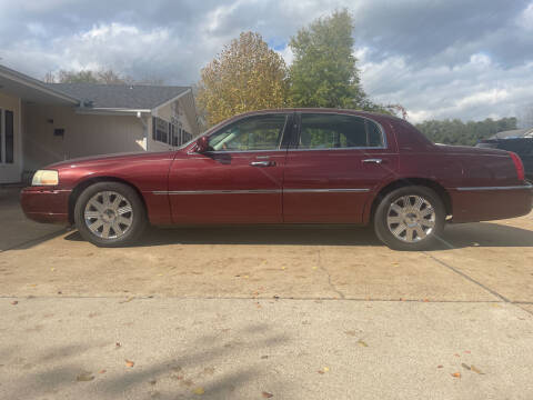 2003 Lincoln Town Car for sale at H3 Auto Group in Huntsville TX