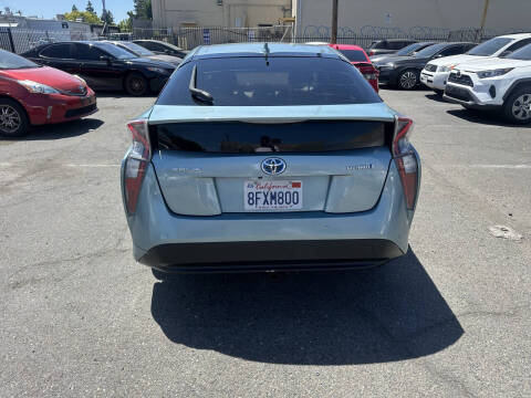 2017 Toyota Prius Two