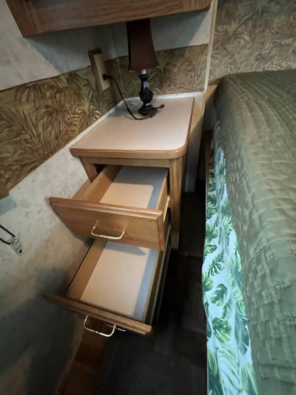 2000 Winnebago Adventurer