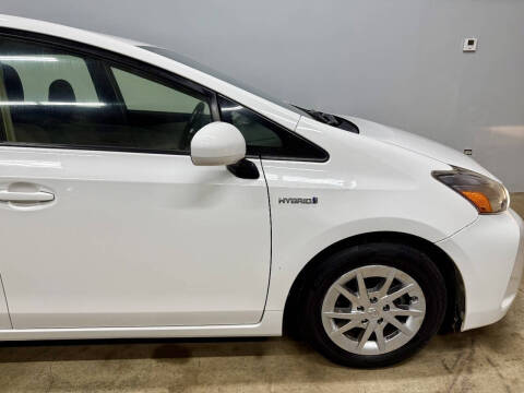 2015 Toyota Prius v Three