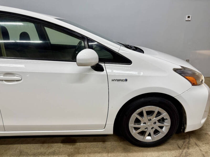 2015 Toyota Prius v Three