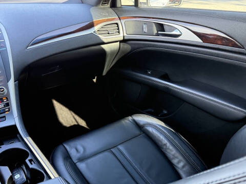 2017 Lincoln MKZ Select