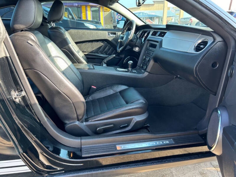 2012 Ford Mustang V6