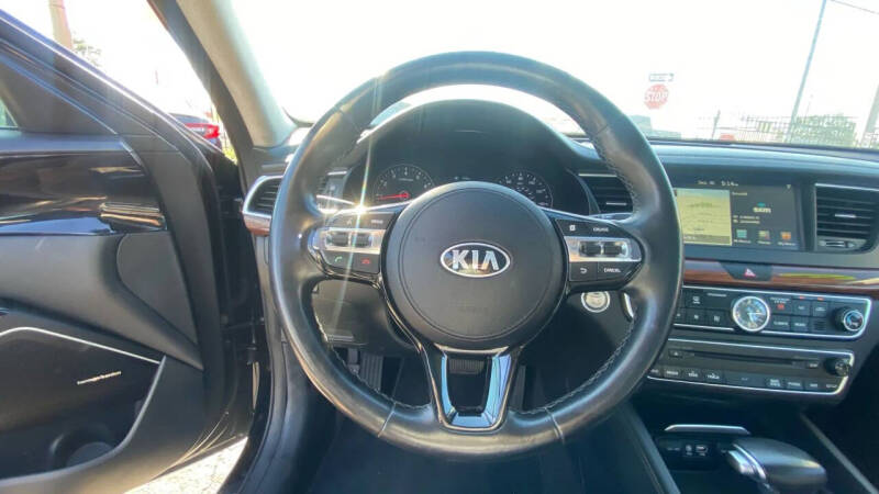 2017 Kia Cadenza Premium