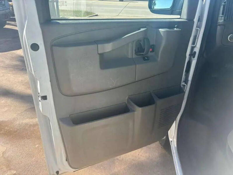 2024 Chevrolet Express LS 3500