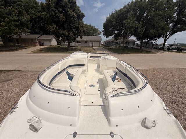 2000 Larson Boats 233 Escape