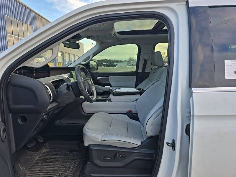 2025 Ford Expedition Platinum