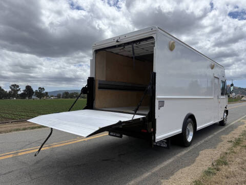2014 Freightliner MT55 Chassis