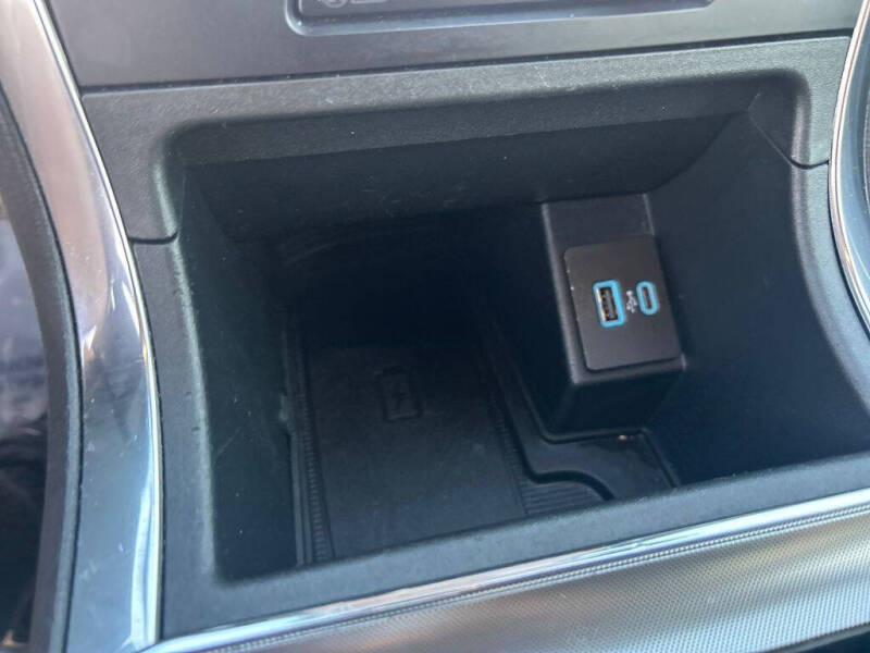 2024 Ford Edge Titanium