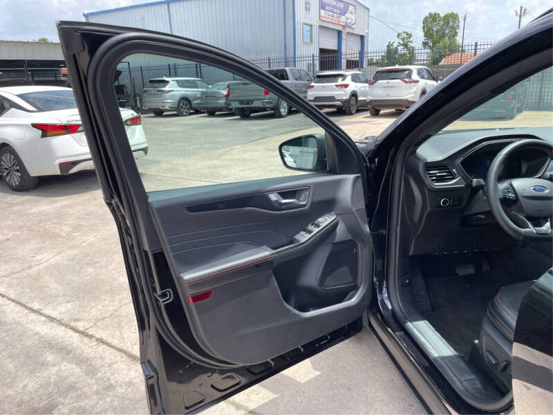 2025 Ford Escape ST-Line