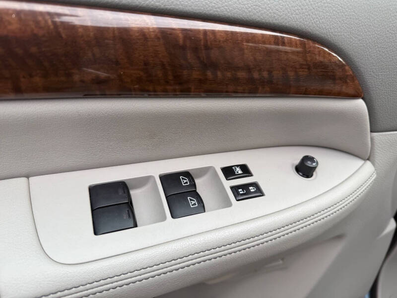 2010 Nissan Armada Titanium