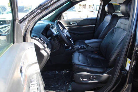 2017 Ford Explorer Platinum