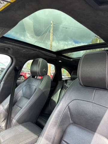 2017 Jaguar F-PACE 35t R-Sport