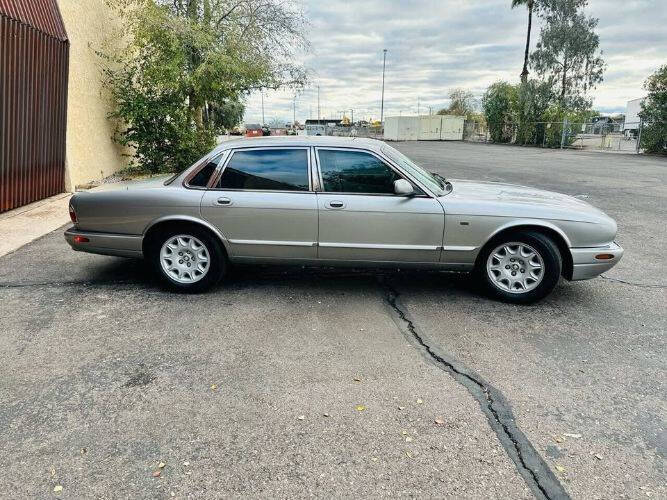 1999 Jaguar XJ8