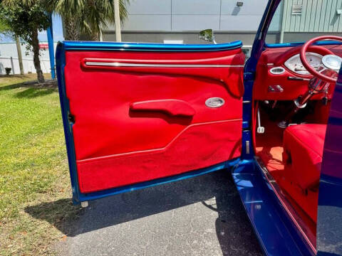 1948 Ford Super Deluxe