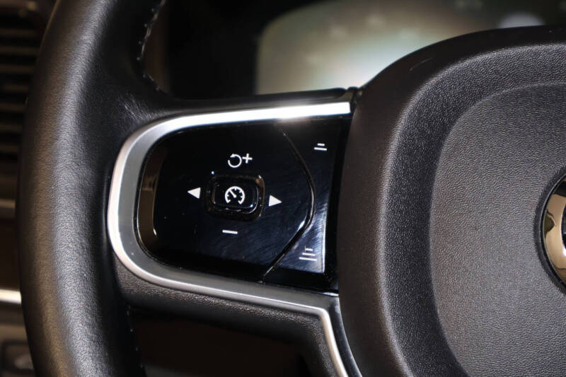 2018 Volvo XC90 T6 Momentum