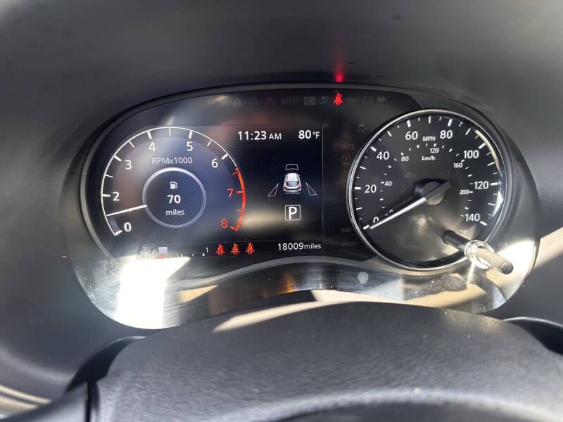 2023 Nissan Kicks SR