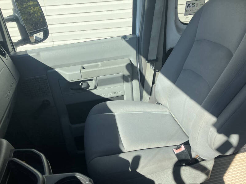 2009 Ford E-Series E-350 SD