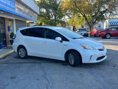 2013 Toyota Prius v Three