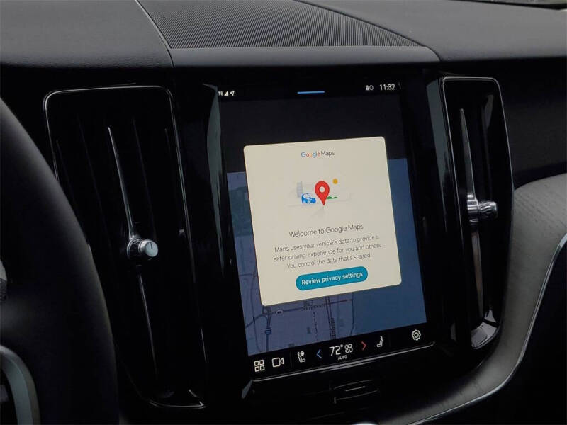 2025 Volvo XC60 B5 Plus Dark Theme