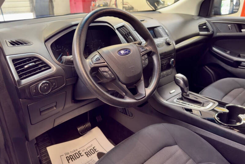 2015 Ford Edge SE