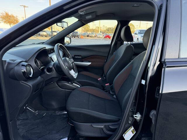 2020 Nissan Kicks SR