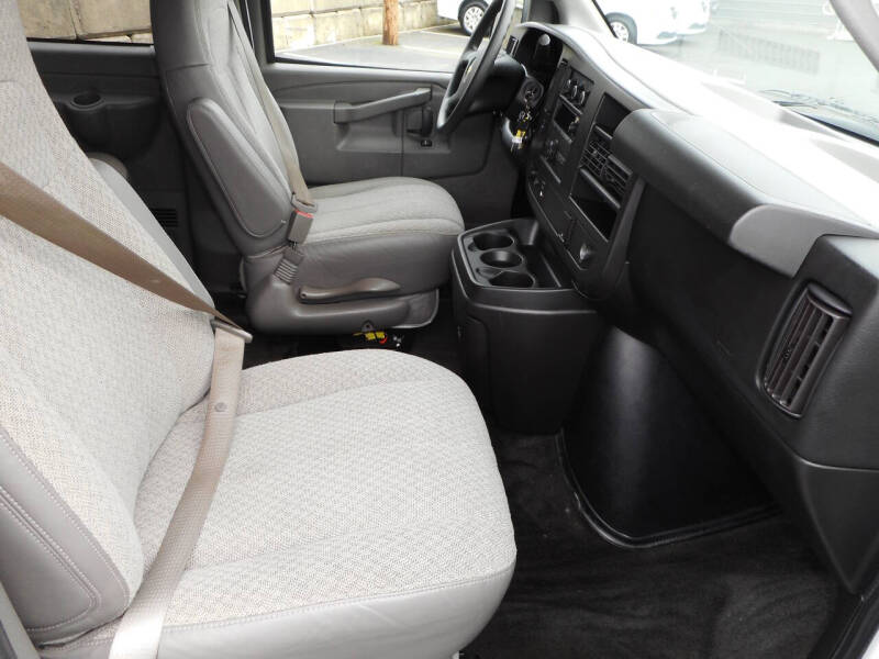 2017 Chevrolet Express LT 3500