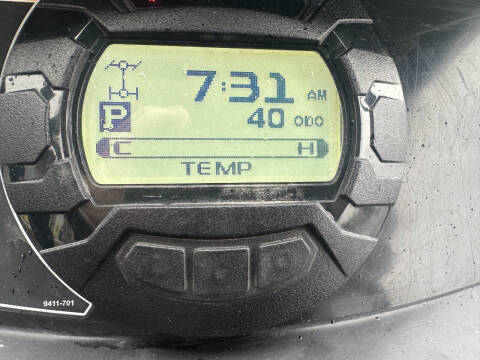 2023 TRACKER OFF ROAD 800 SE/LE