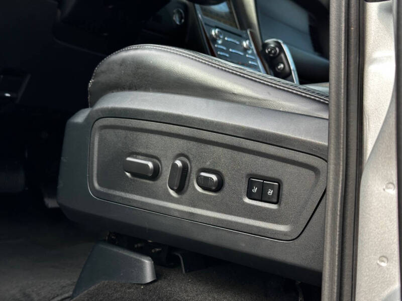 2016 Lincoln Navigator Select