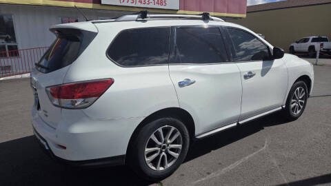 2015 Nissan Pathfinder SV