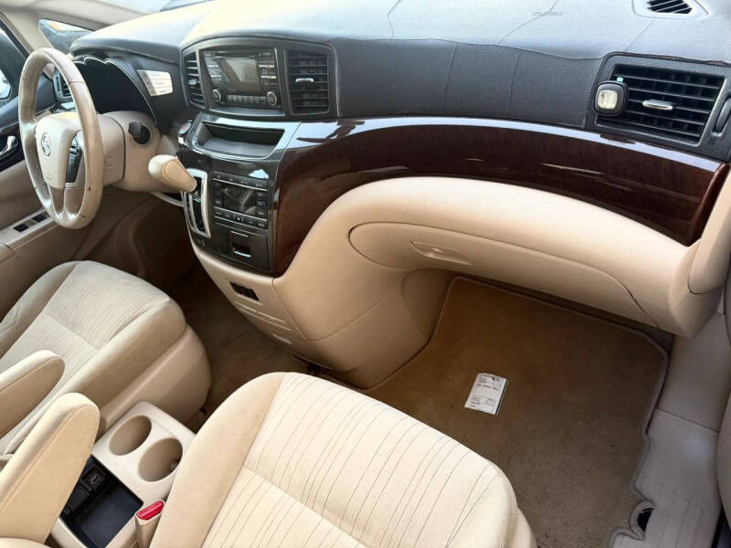 2012 Nissan Quest