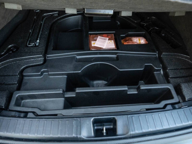 2020 Toyota Prius LE AWD-e