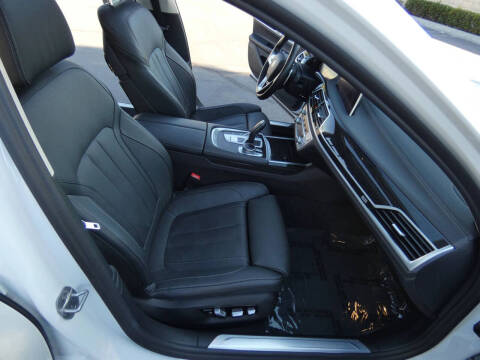 2022 BMW 7 Series 745e xDrive