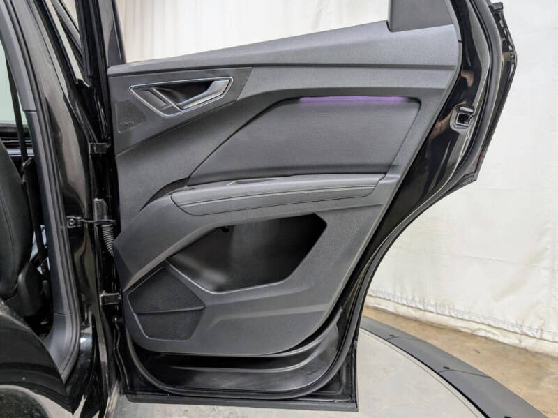 2024 Audi Q4 e-tron quattro Premium Plus 55