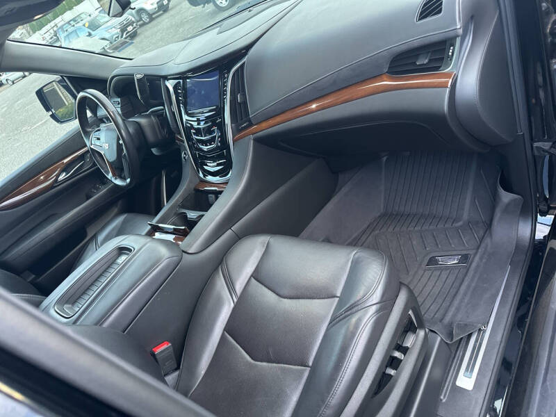 2020 Cadillac Escalade Premium Luxury