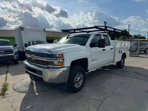 2017 Chevrolet Silverado 2500HD for sale at RODRIGUEZ MOTORS CO. in Houston TX