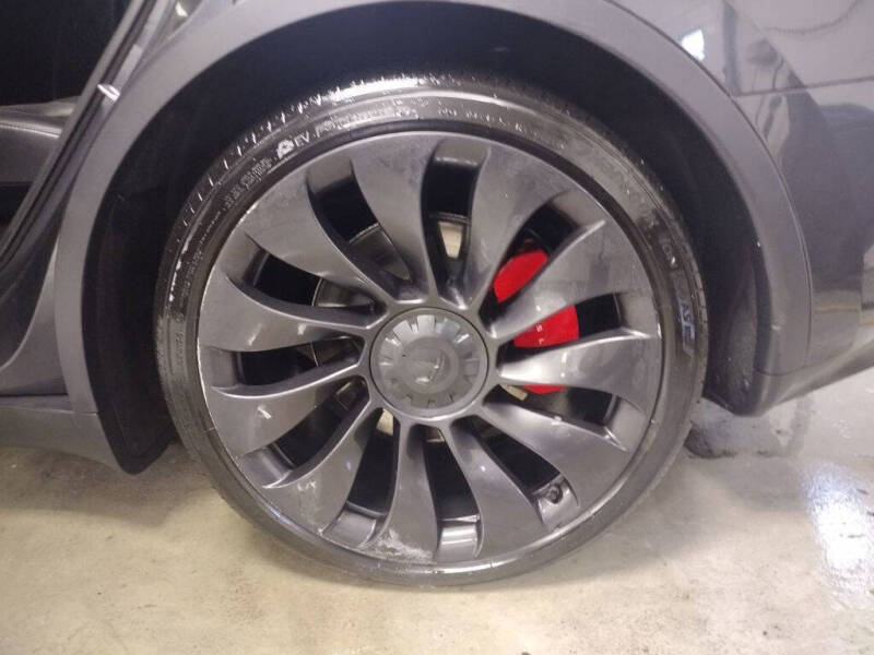 2025 Tesla Model Y Performance