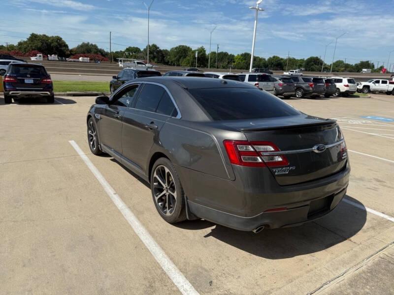 2015 Ford Taurus SEL