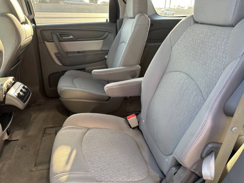 2015 GMC Acadia SLE-2