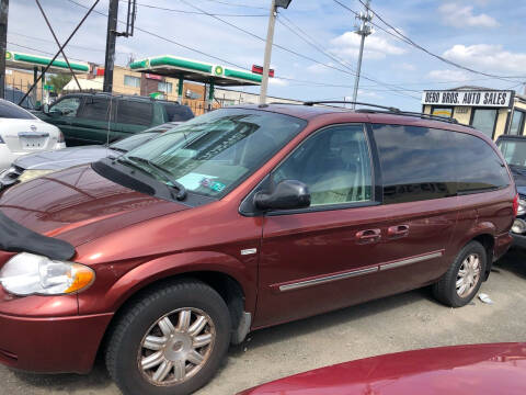 2007 Chrysler Town and Country for sale at Debo Bros Auto Sales in Philadelphia PA