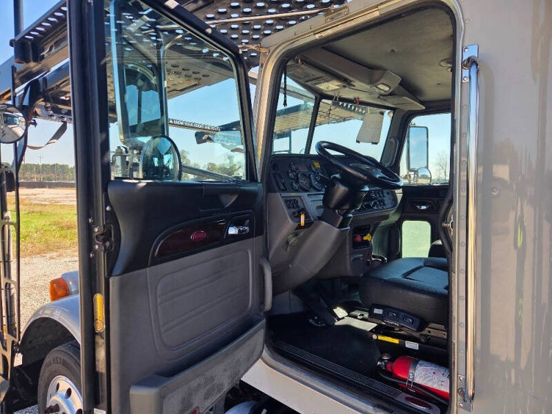 2020 Peterbilt 365